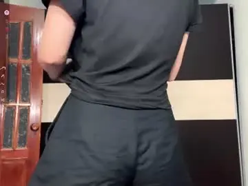 Cucgrueber  live sex cam