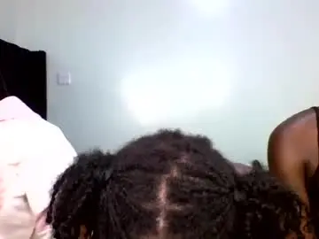 Fatal_femme  live sex cam