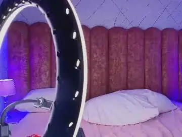 Gia_26  live sex cam