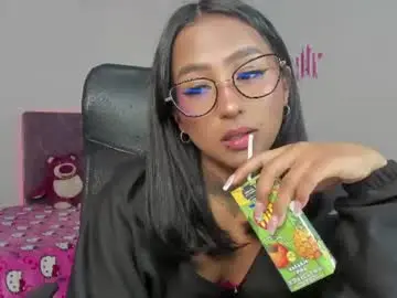 Kitty_moon2  live sex cam