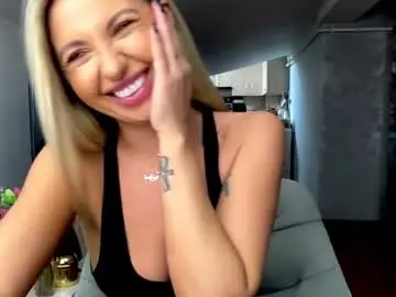 Amyroberta92  live sex cam