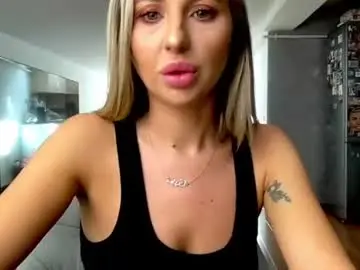 Amyroberta92  live sex cam