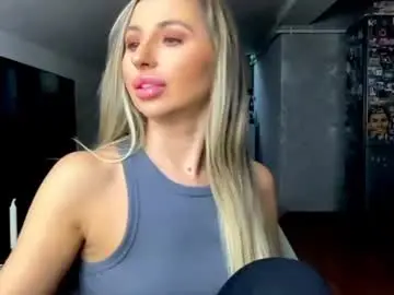Amyroberta92  live sex cam