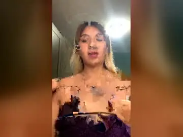 Candyninfomana  live sex cam