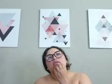 Chubbykinkyygirl  live sex cam