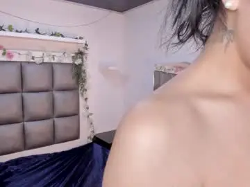 Emmily_evans_  live sex cam