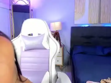 Laraisboobs  live sex cam