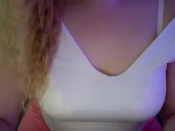Littlekitty4ddy  live sex cam