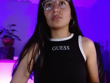 Nahomy_rain  live sex cam