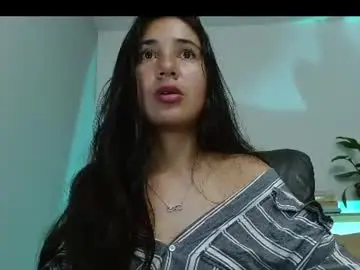 Nahomy_rain  live sex cam