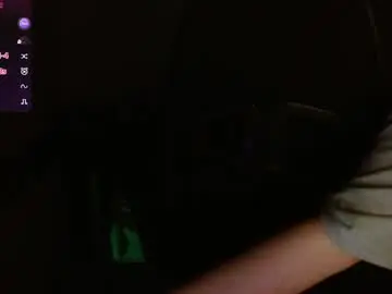 Quadrobob  live sex cam
