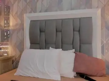 Zharia_lux25  live sex cam