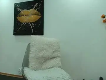 Daisyluvsyou  live sex cam