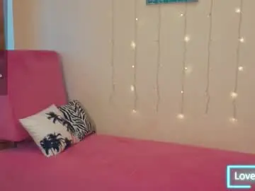 Heyitsnaomi  live sex cam