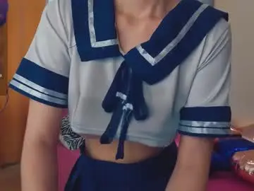 Heyitsnaomi  live sex cam