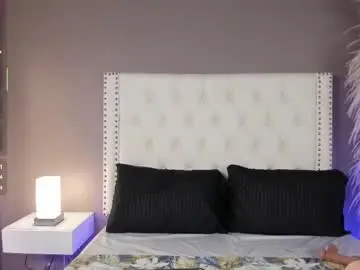 Julia_martinezz_  live sex cam