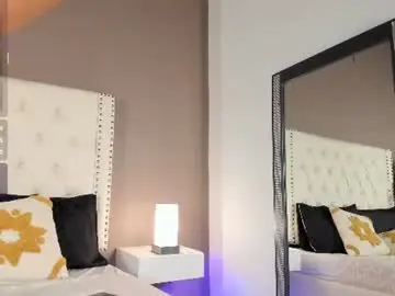 Julia_martinezz_  live sex cam