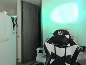 Kaylie_xxx  live sex cam