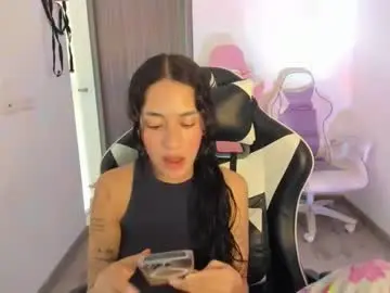 Kaylie_xxx  live sex cam