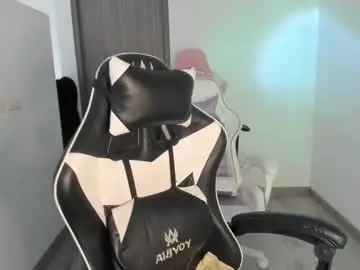 Kaylie_xxx  live sex cam