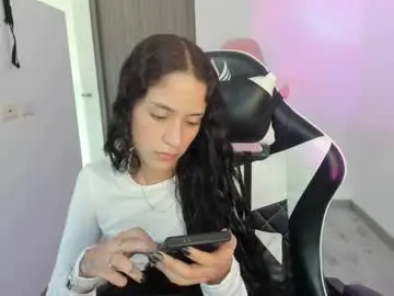 Kaylie_xxx  live sex cam