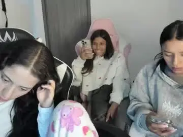 Kaylie_xxx  live sex cam