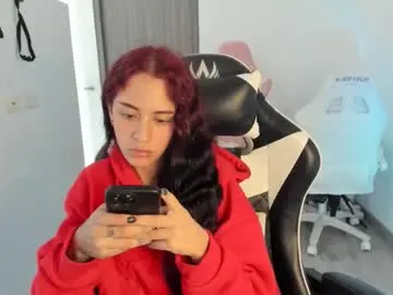 Kaylie_xxx  live sex cam