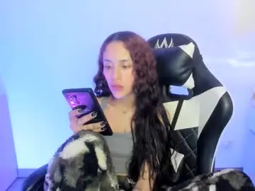 Kaylie_xxx  live sex cam