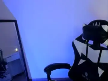 Kaylie_xxx  live sex cam