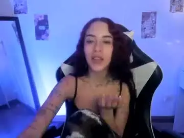 Kaylie_xxx  live sex cam