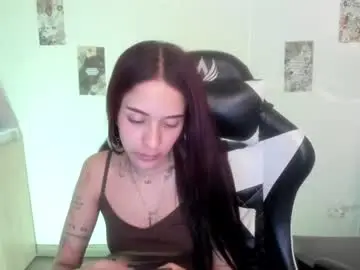 Kaylie_xxx  live sex cam