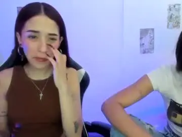 Kaylie_xxx  live sex cam