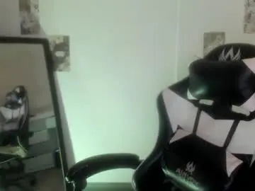 Kaylie_xxx  live sex cam