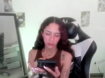 Kaylie_xxx  live sex cam