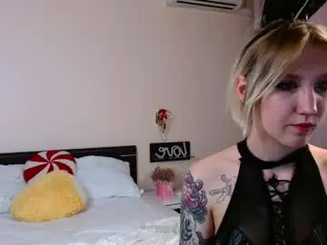 Kuttie__mia  live sex cam