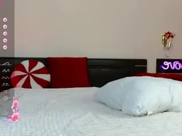 Kuttie__mia  live sex cam