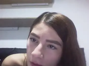 Kyra_curves  live sex cam