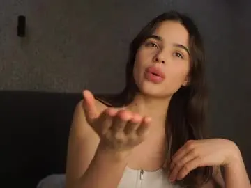 Lindaaii  live sex cam