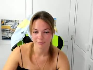 Midnightmira  live sex cam