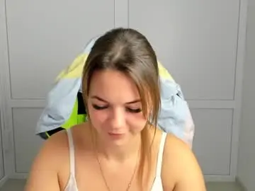 Midnightmira  live sex cam