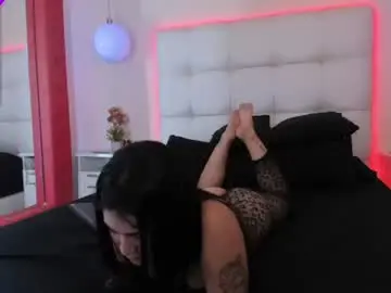 Babyysnake  live sex cam