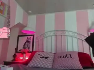 Babyysnake  live sex cam