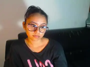 Bellaluxxs  live sex cam