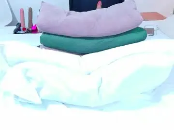 Curvyebonyy_  live sex cam