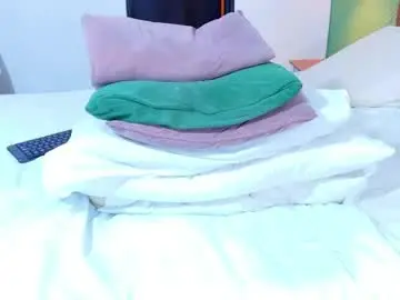 Curvyebonyy_  live sex cam