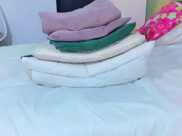 Curvyebonyy_  live sex cam