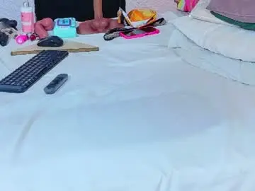 Curvyebonyy_  live sex cam