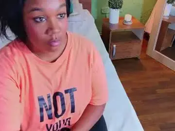 Curvyebonyy_  live sex cam