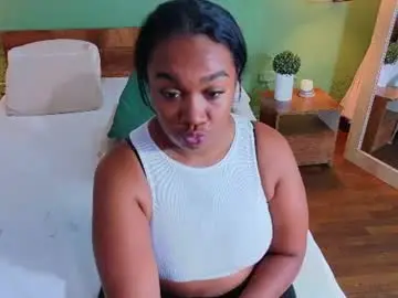 Curvyebonyy_  live sex cam