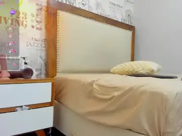 Emmacooper2  live sex cam